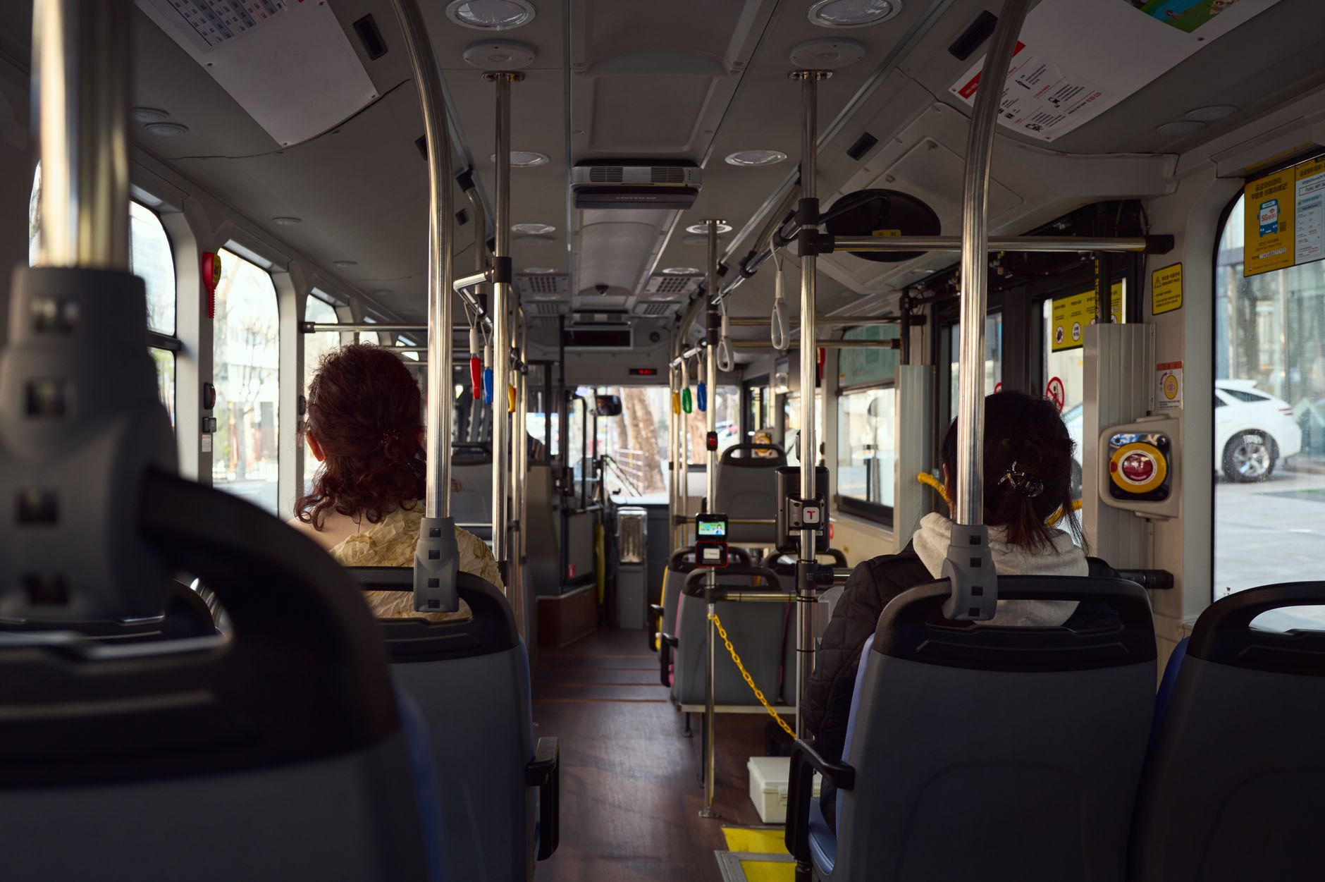 Kaip sutaupyti ir keliauti patogiau miesto autobusu: praktinė atmintinė kasdieniams maršrutams