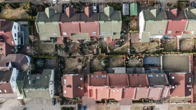 Kauno rajono sodų bendrijų virsmas: kaip buvę vasarnamiai tampa nuolatiniais namais ir ką turi žinoti gyventojai