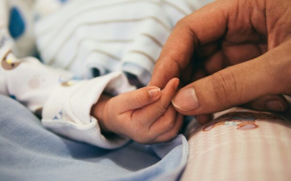 Kodėl neprisimename kūdikystės? Mokslininkai vis geriau supranta šią smegenų paslaptį