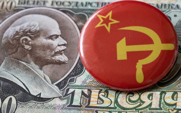Kodėl žlugo Sovietų Sąjunga? Atsakymas slypi ne tik ekonomikoje, bet ir žmonėse