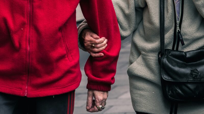 Mokslininkai išskyrė 5 įpročius, kurie dažniausiai kartojasi tarp sveikai senstančių žmonių