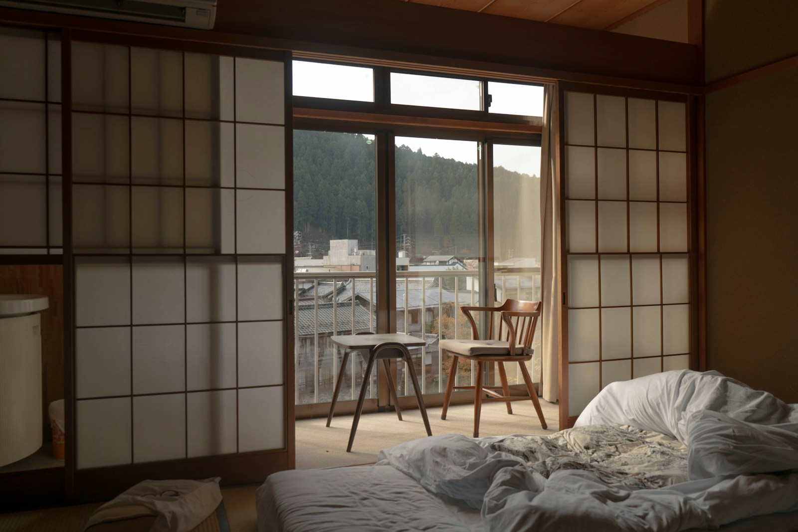 Kodėl japonų namai atrodo tokie kitokie? Kiekviena detalė čia turi svarbią paskirtį