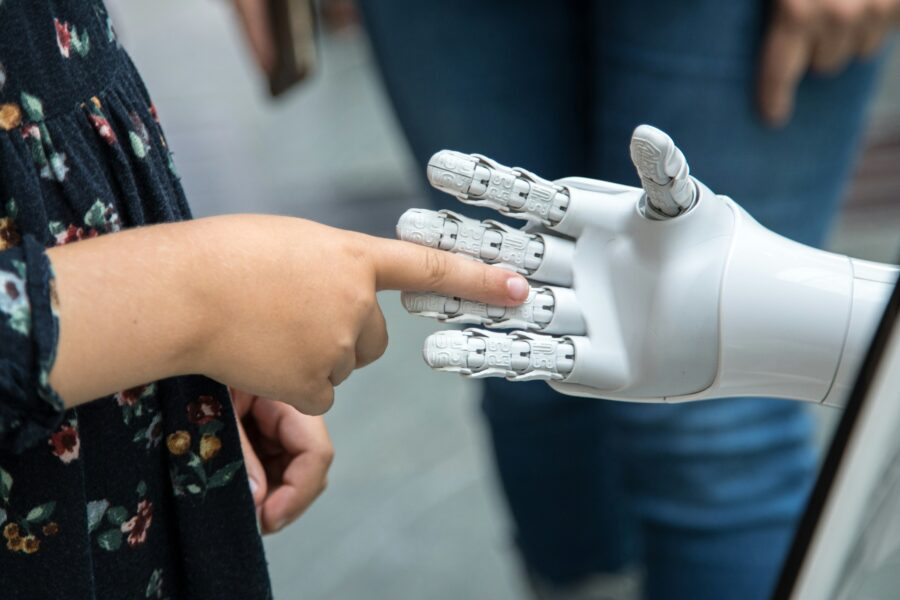 Robotas. Unsplash nuotr