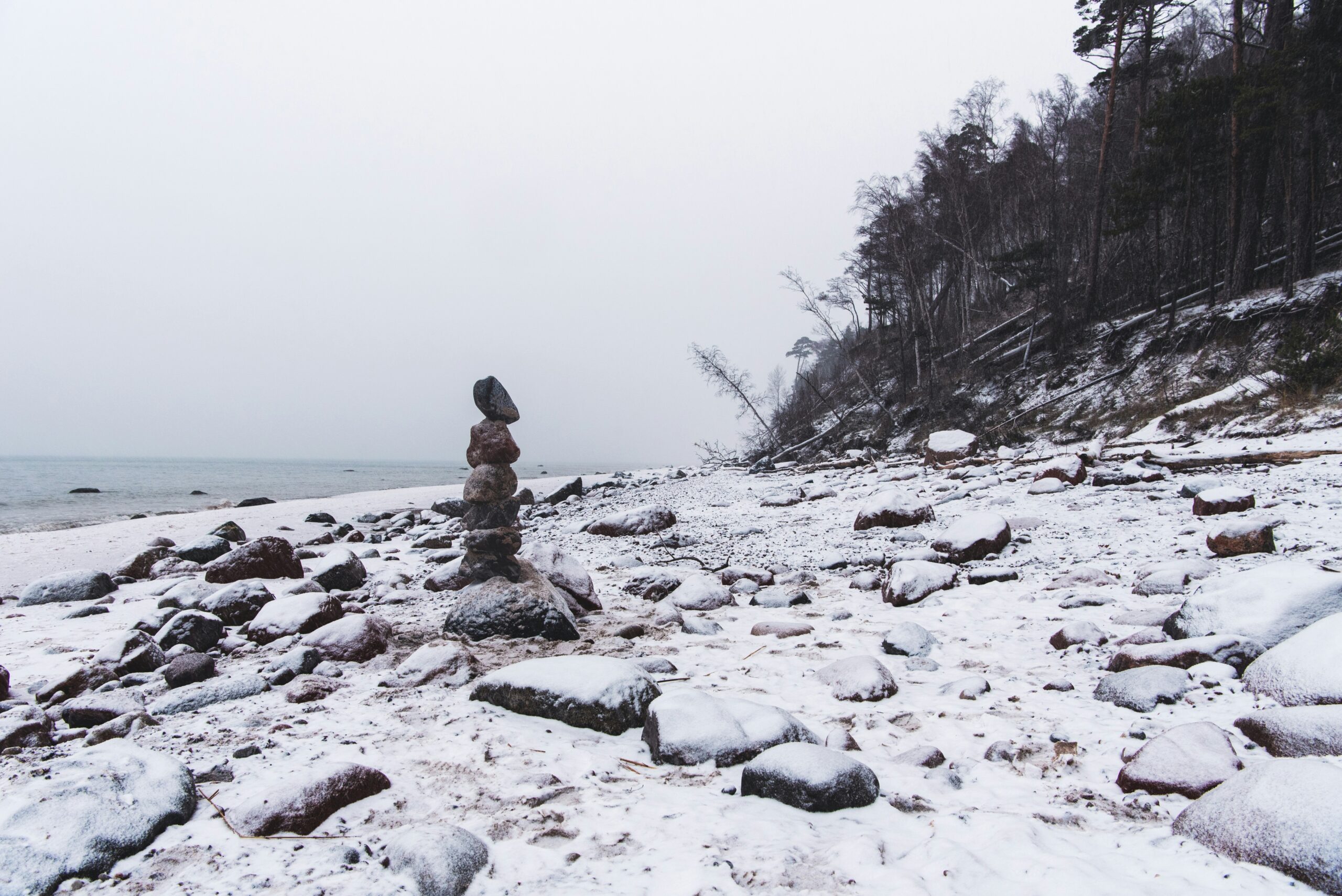 Žieminis akmens amžius. Unsplash nuotr