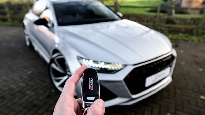Automobiliai keičiasi iš esmės: už kai kurias funkcijas netrukus gali tekti mokėti kas mėnesį