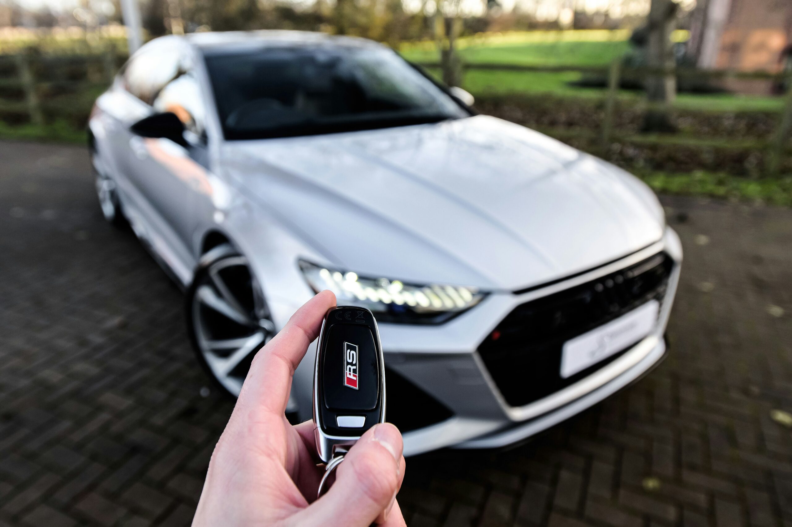 Automobiliai keičiasi iš esmės: už kai kurias funkcijas netrukus gali tekti mokėti kas mėnesį