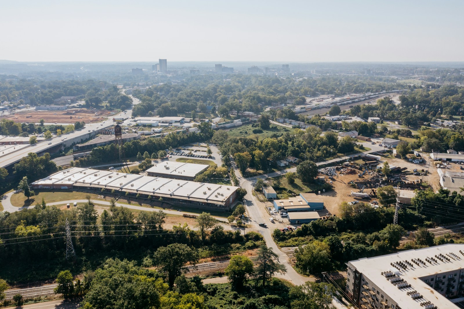 Alytaus pramonės rajonas keičia veidą: kaip buvusios gamyklos tampa naujomis miesto erdvėmis