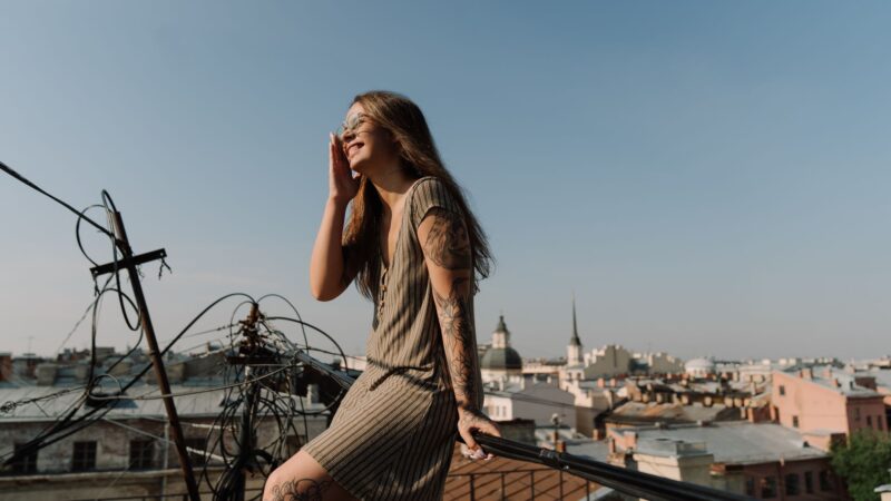 Dvyniai kasdienybėje ir santykiuose: kaip šio ženklo smalsumas ir humoro jausmas keičia aplinką