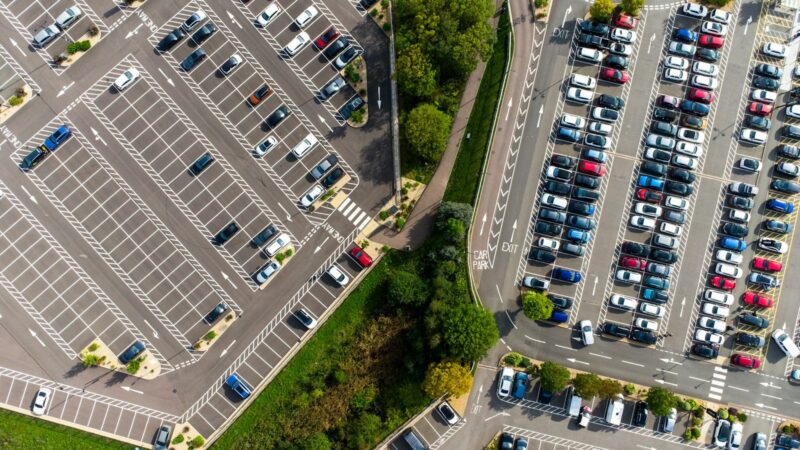 Greitasis įkrovimas kelionėje: kaip realiai suplanuoti maršrutą elektromobiliu Lietuvoje ir už jos ribų