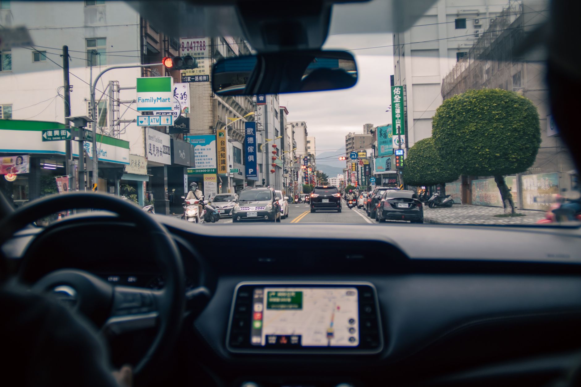 Kaip išsirinkti hibridinį automobilį: ką būtina įvertinti prieš priimant sprendimą ir ko nesitikėti