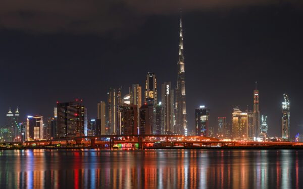 Kaip keičiasi gyvenimas Dubajuje: nuo stebuklingų dangoraižių iki kasdienybės, kuri dažnai nustebina naujakurius