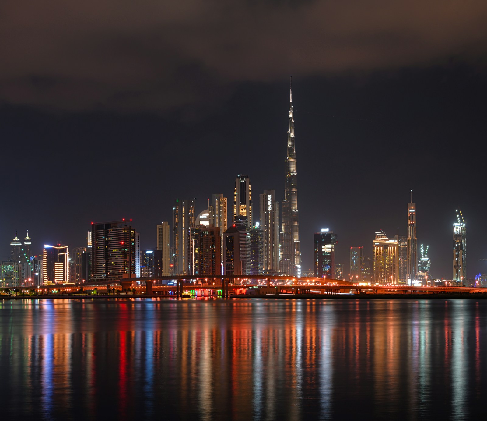 Kaip keičiasi gyvenimas Dubajuje: nuo stebuklingų dangoraižių iki kasdienybės, kuri dažnai nustebina naujakurius
