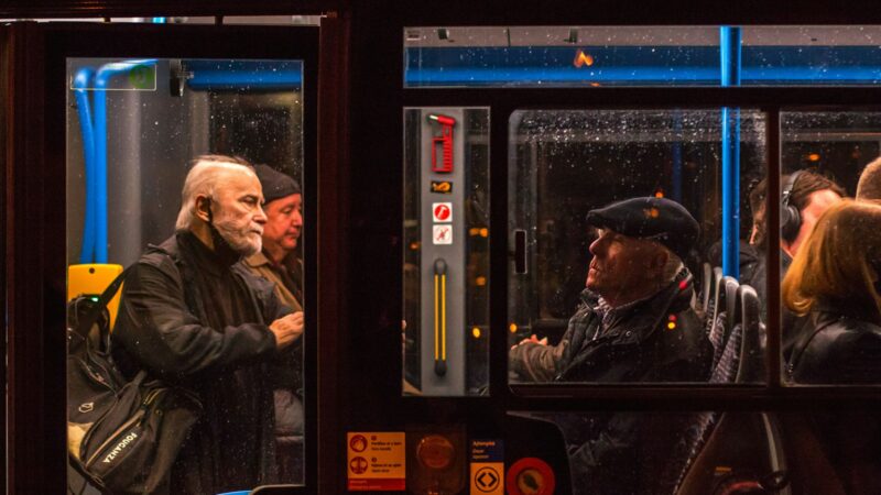 Kaip suplanuoti dieną be nuosavos transporto priemonės: realūs patarimai judėjimui po miestą ir už jo ribų
