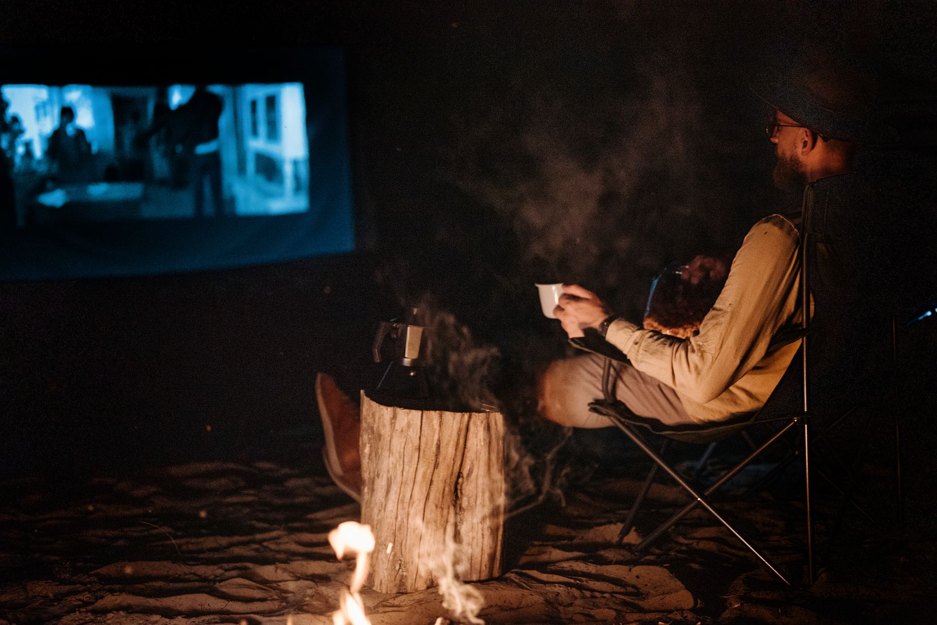 Lauko kino vakarai be didelių išlaidų: kaip patiems surengti kino teatrą kieme ar sodyboje