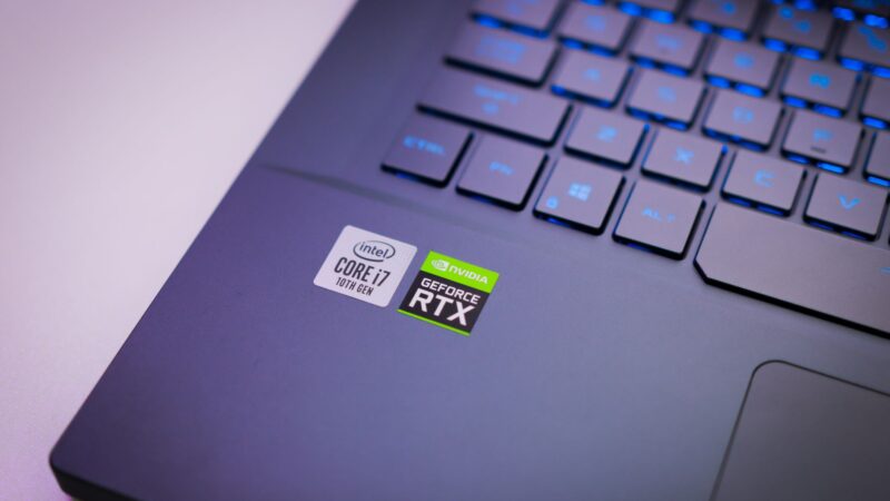 „Nvidia“ ryžosi milijardų statymui: už uždarų durų gali gimti kita dirbtinio intelekto revoliucija