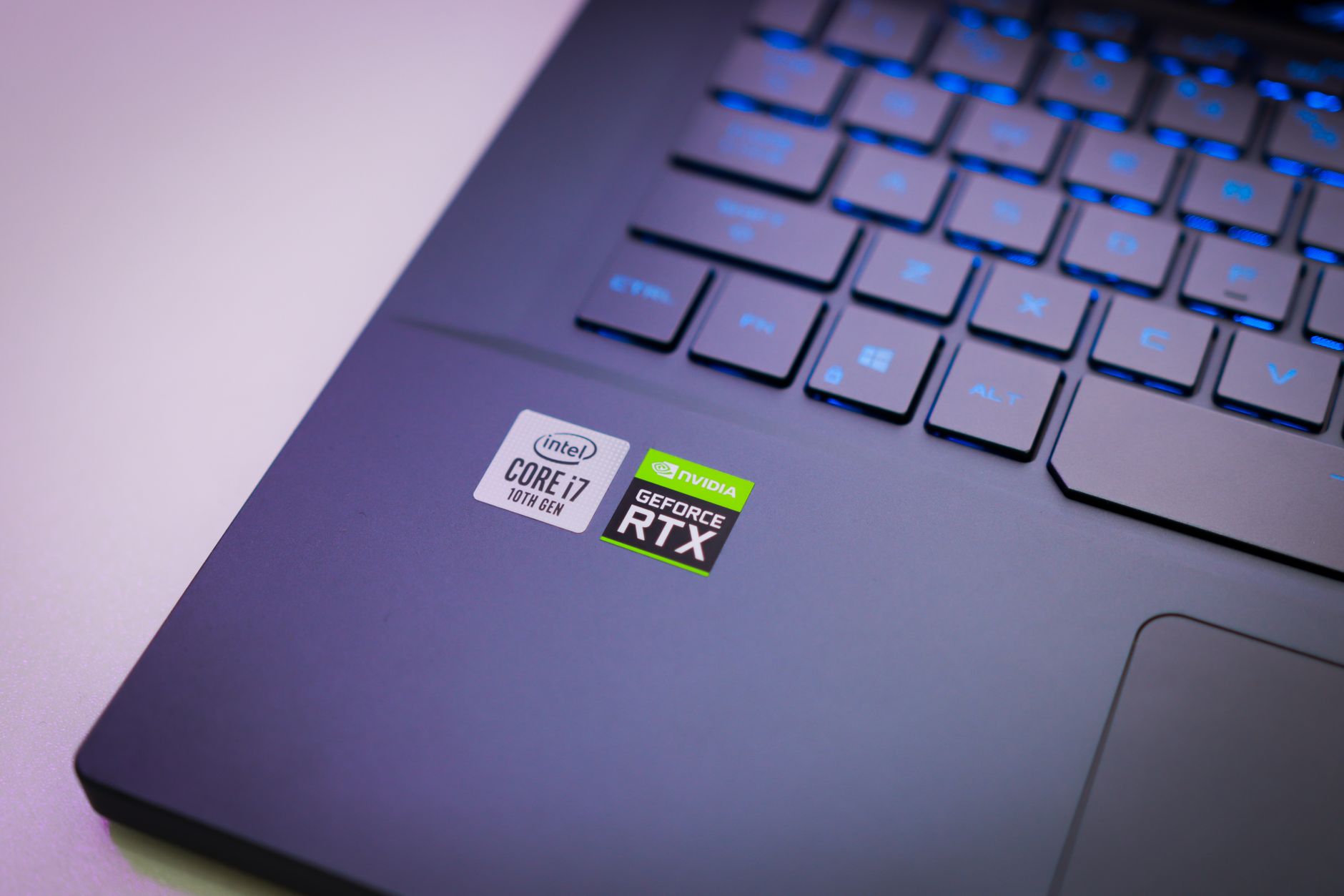 „Nvidia“ ryžosi milijardų statymui: už uždarų durų gali gimti kita dirbtinio intelekto revoliucija