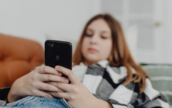 Ar trumpo formato vaizdo įrašai keičia mūsų smegenis? Mokslininkai aptiko nerimą keliančių ženklų