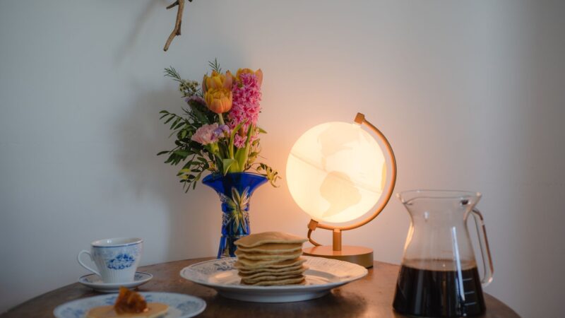 Sekmadienio vėlyvieji pusryčiai namuose: kaip susikurti jaukų brunch ritualą šeimai ir bičiuliams