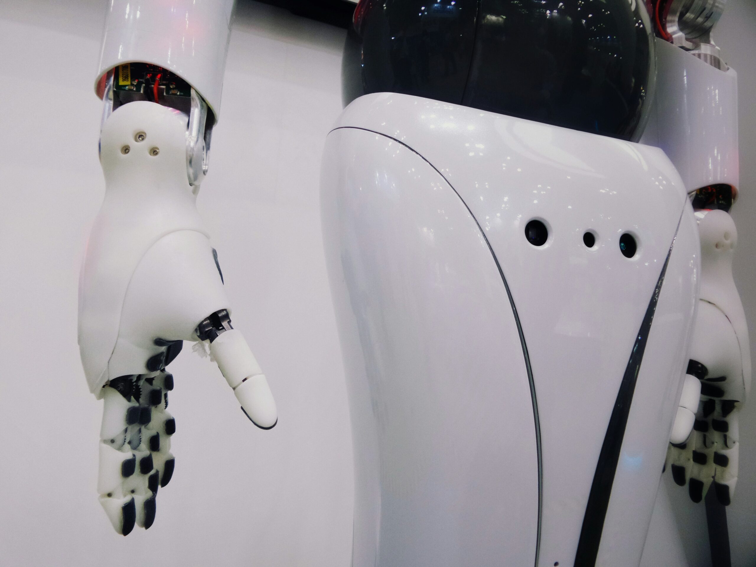 Prasideda nauja era: humanoidiniai robotai jau žengia į darbo vietas, kas bus toliau?