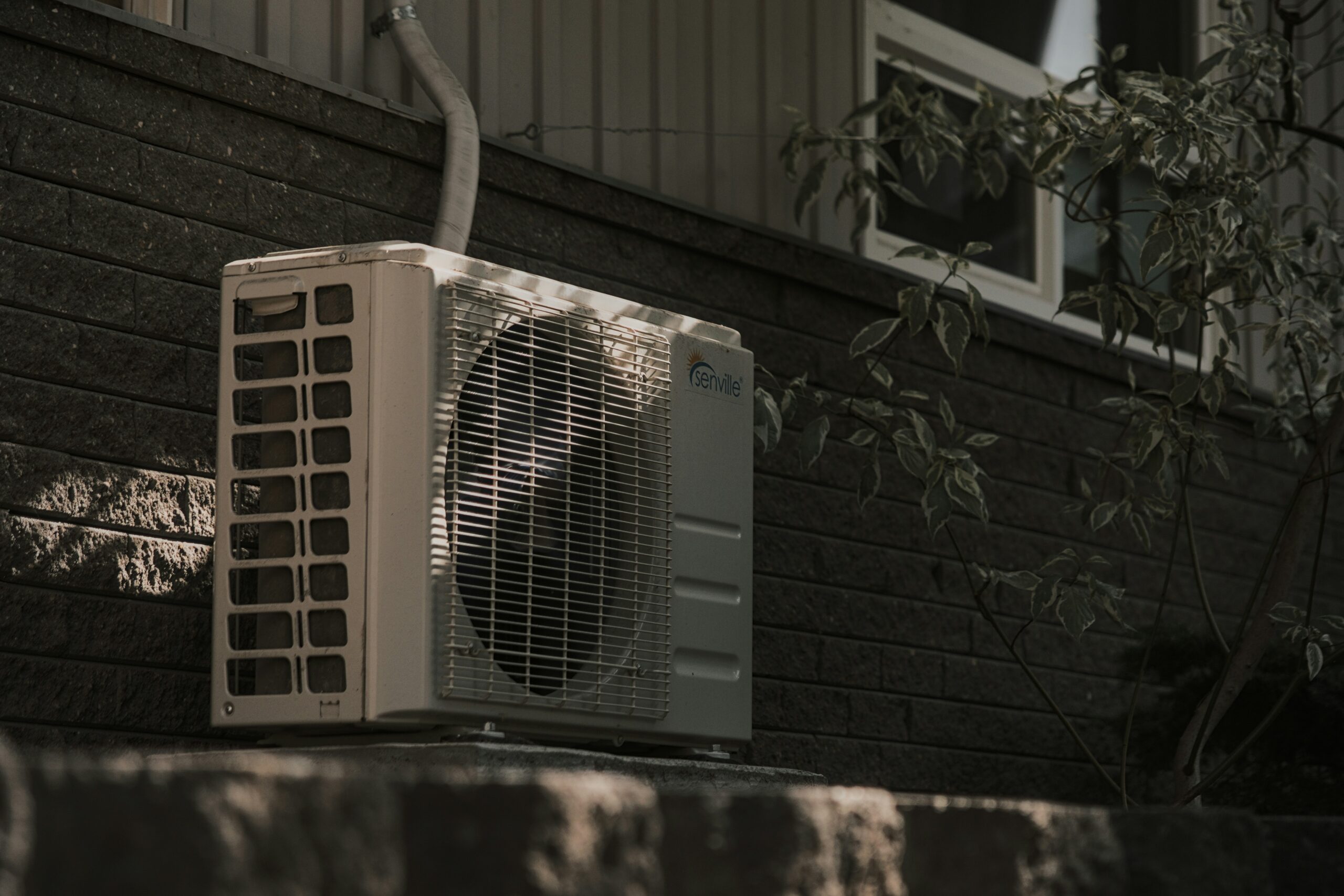 Karščiai verčia pirkti kondicionierius: štai kurį tipą ekspertai renkasi patys