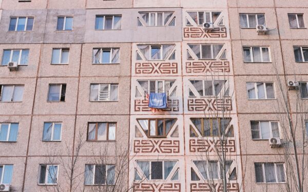 Sovietinius blokinius namus primenanti idėja grįžta: ji gali pakeisti būsto statybas
