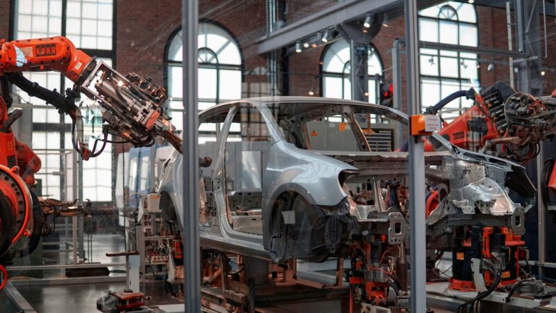 Ar Vokietija praras automobilių lyderės vardą? Ekspertai įvardijo didžiausias grėsmes pramonei