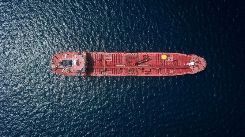 Pasaulis ieško alternatyvos Hormūzo sąsiauriui: įtampa verčia ruoštis galimai prekybos krizei