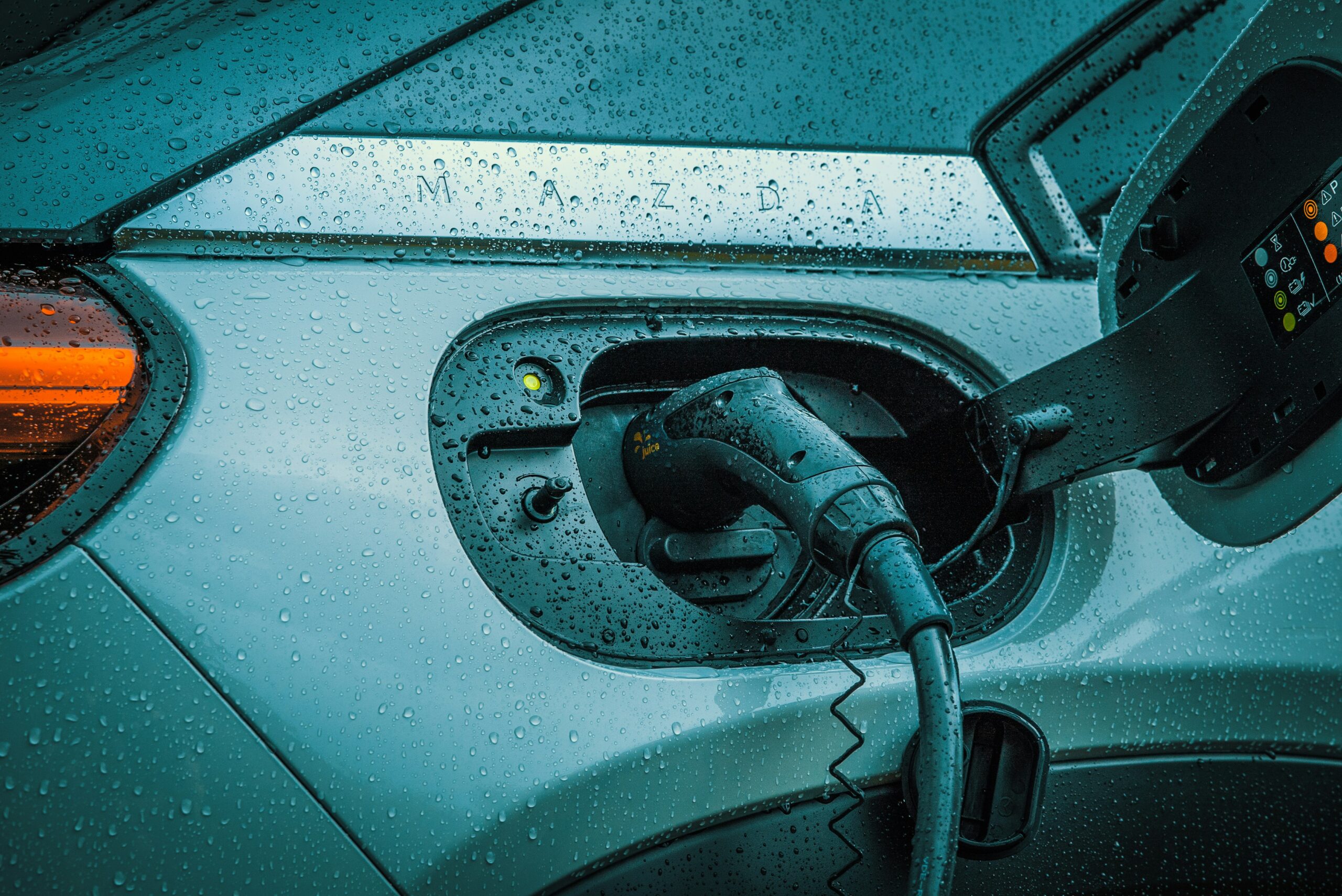 Elektromobilio baterija. Unsplash nuotr