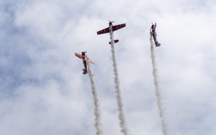 Šeduvos aerodromas ruošia šou: akrobatika, parašiutininkai, karinė technika ir Montvydas