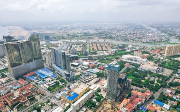 Indonezijos sostinė keliasi į džiungles: kodėl Jakarta skęsta ir ko tikėtis naujajam Nusantara miestui