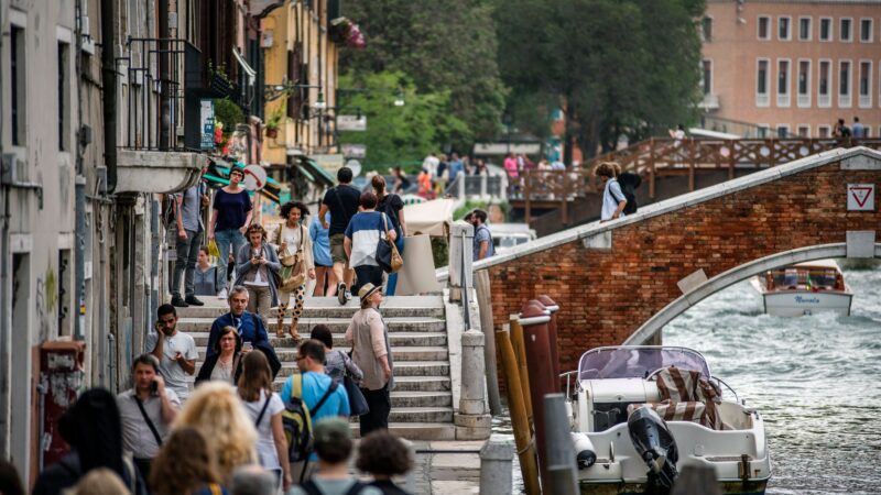 Kaip Venecija mėgina išsigelbėti nuo turistų antplūdžio: nauja taisyklė kelia klausimų visam pasauliui