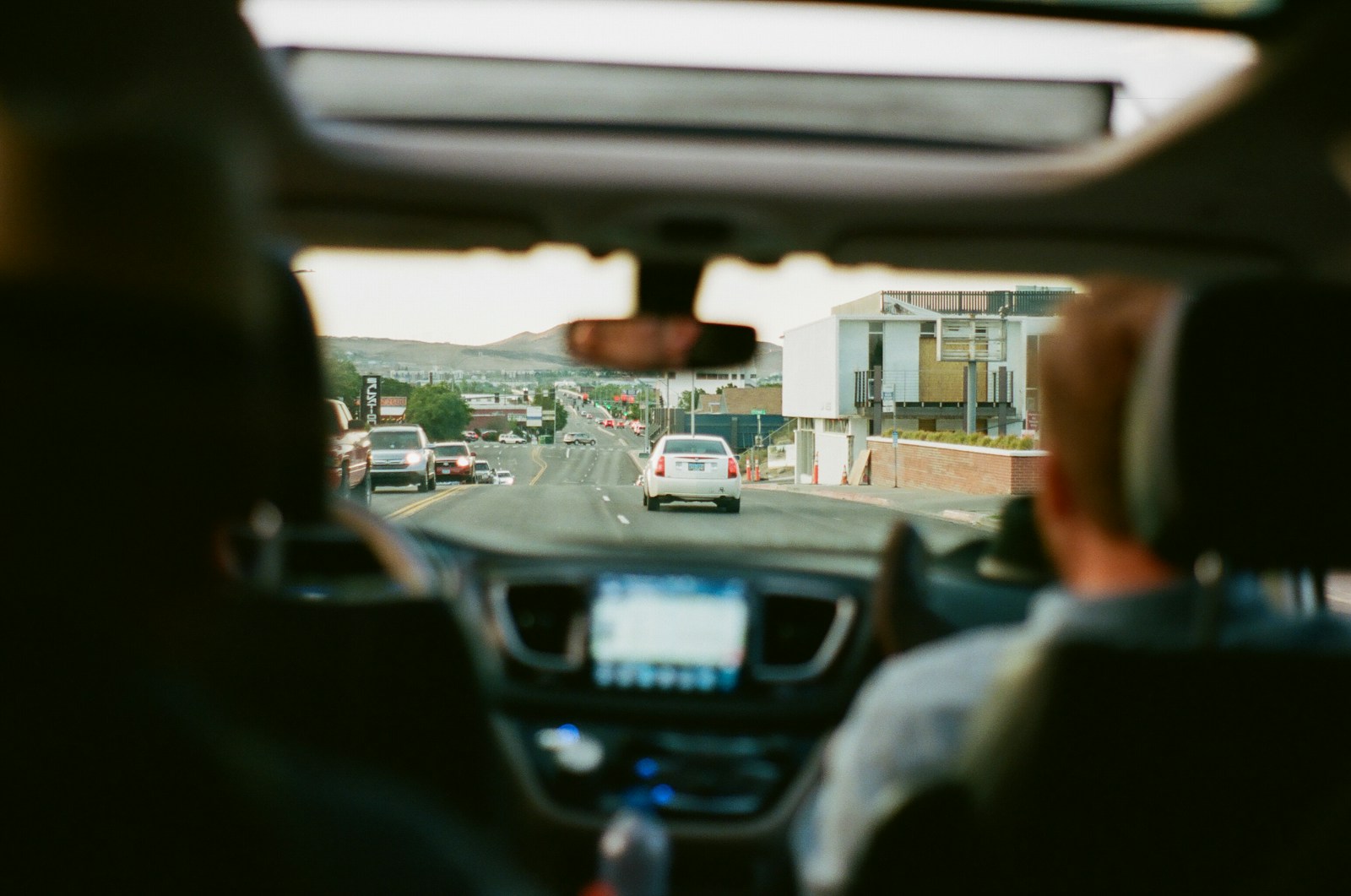 Keleivių dalijimasis kelionėmis: kaip veikia „carpooling“, kada jis naudingas ir į ką atkreipti dėmesį