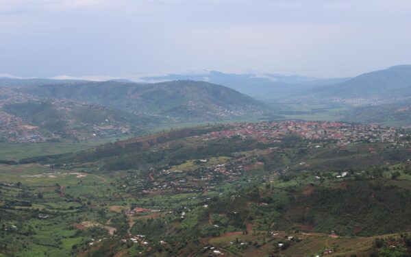 Kigalio virsmas: kaip Ruandos sostinė iš „pažeistos šalies“ tapo Afrikos inovacijų ir tvarkos simboliu