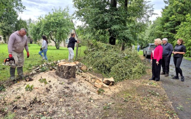 Po audros Mažeikių rajone – užlieti kiemai ir elektros gedimai, pristatyti 26 generatoriai