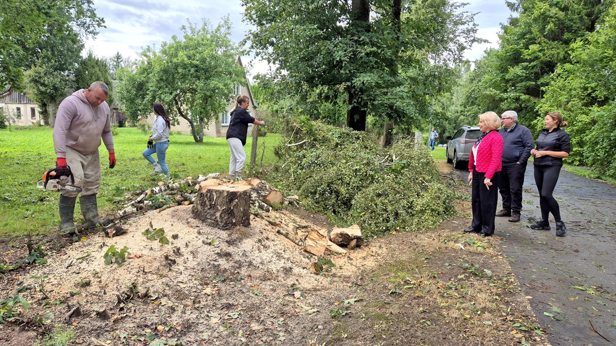 Po audros Mažeikių rajone – užlieti kiemai ir elektros gedimai, pristatyti 26 generatoriai