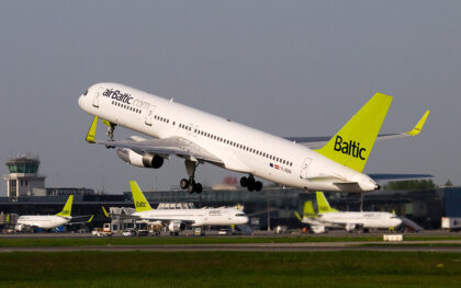 Latvijai ieškant būdų išsaugoti „airBaltic“, Lietuva laikosi atsargiai: investuoti nemato prasmės
