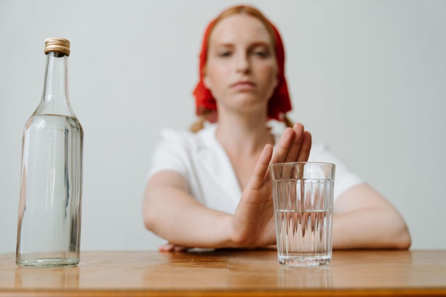 Be alkoholio. Pexels nuotr