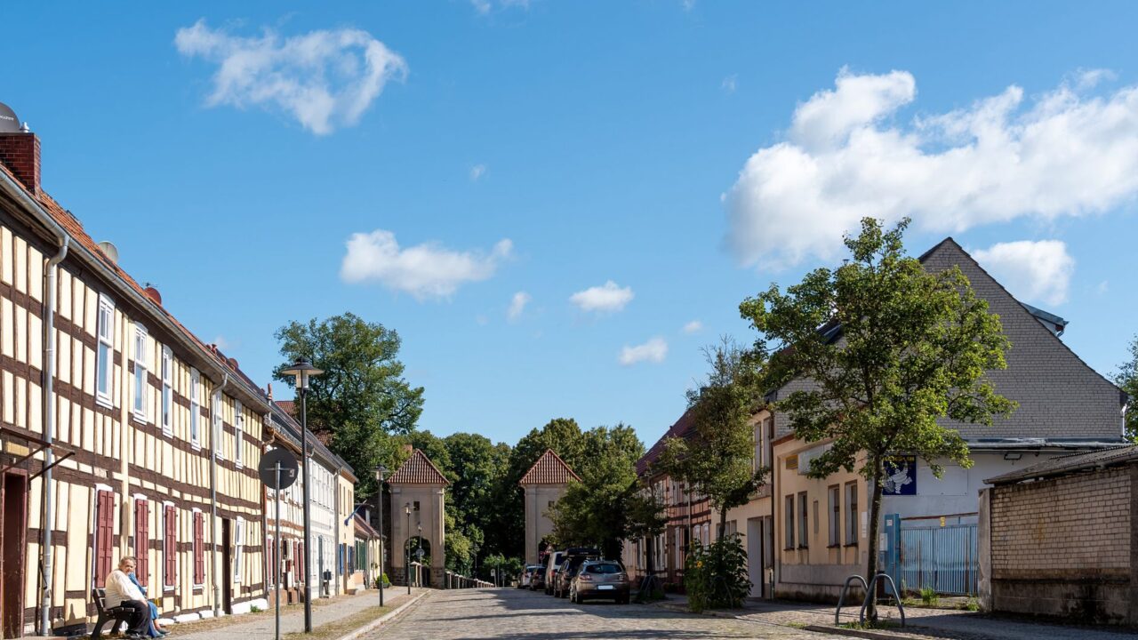 Savaitgalis be toliumų: praktiški maršrutai po mažiau žinomus Lietuvos kaimus ir miestelius