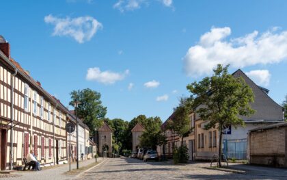 Savaitgalis be toliumų: praktiški maršrutai po mažiau žinomus Lietuvos kaimus ir miestelius