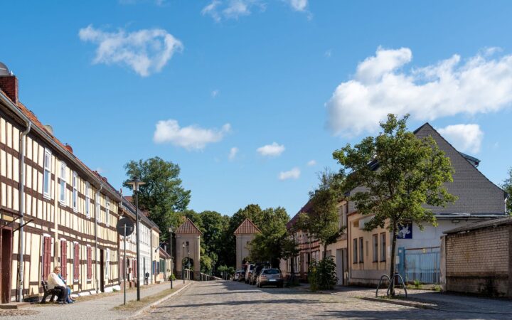 Savaitgalis be toliumų: praktiški maršrutai po mažiau žinomus Lietuvos kaimus ir miestelius
