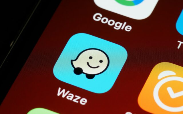 „Waze“ naudojantiems vairuotojams – svarbus perspėjimas: už šią funkciją gresia bauda