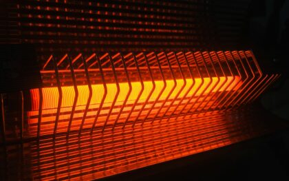 Infraraudonųjų spindulių šildymas skamba patraukliai: privalumai vilioja, bet yra niuansų