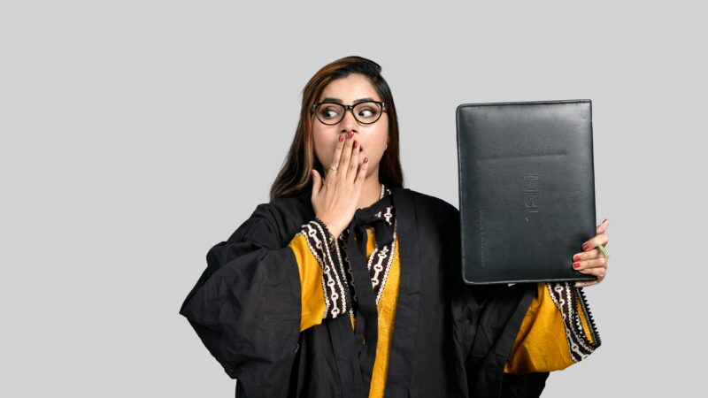 Universiteto diplomas praranda savo galią: milijonai jaunų žmonių susiduria su skaudžia realybe