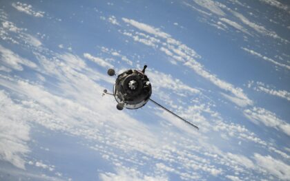 „SpaceX“ užsimojo į kosmosą paleisti iki milijono palydovų: naktinis dangus gali pasikeisti visiems laikams