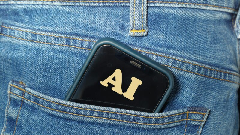 „OpenAI“ ruošia netikėtą smūgį „Apple“: nauji DI įrenginiai gali pakeisti įprastus telefonus
