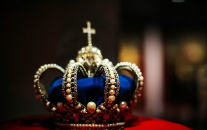 Kada atsirado pirmieji karaliai? Mokslininkai atskleidžia, kas leido vienam žmogui valdyti tūkstančius