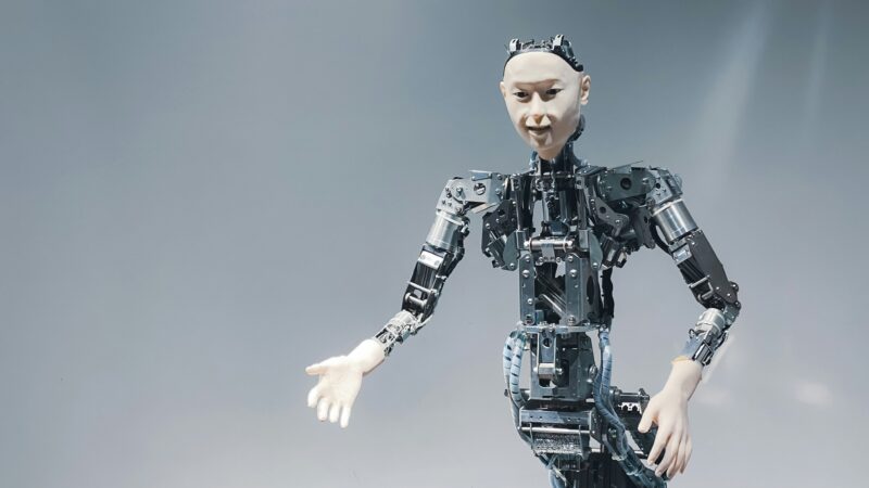 Liko vos keleri metai: garsus futuristas įvardijo, kada dirbtinis intelektas prilygs žmogui