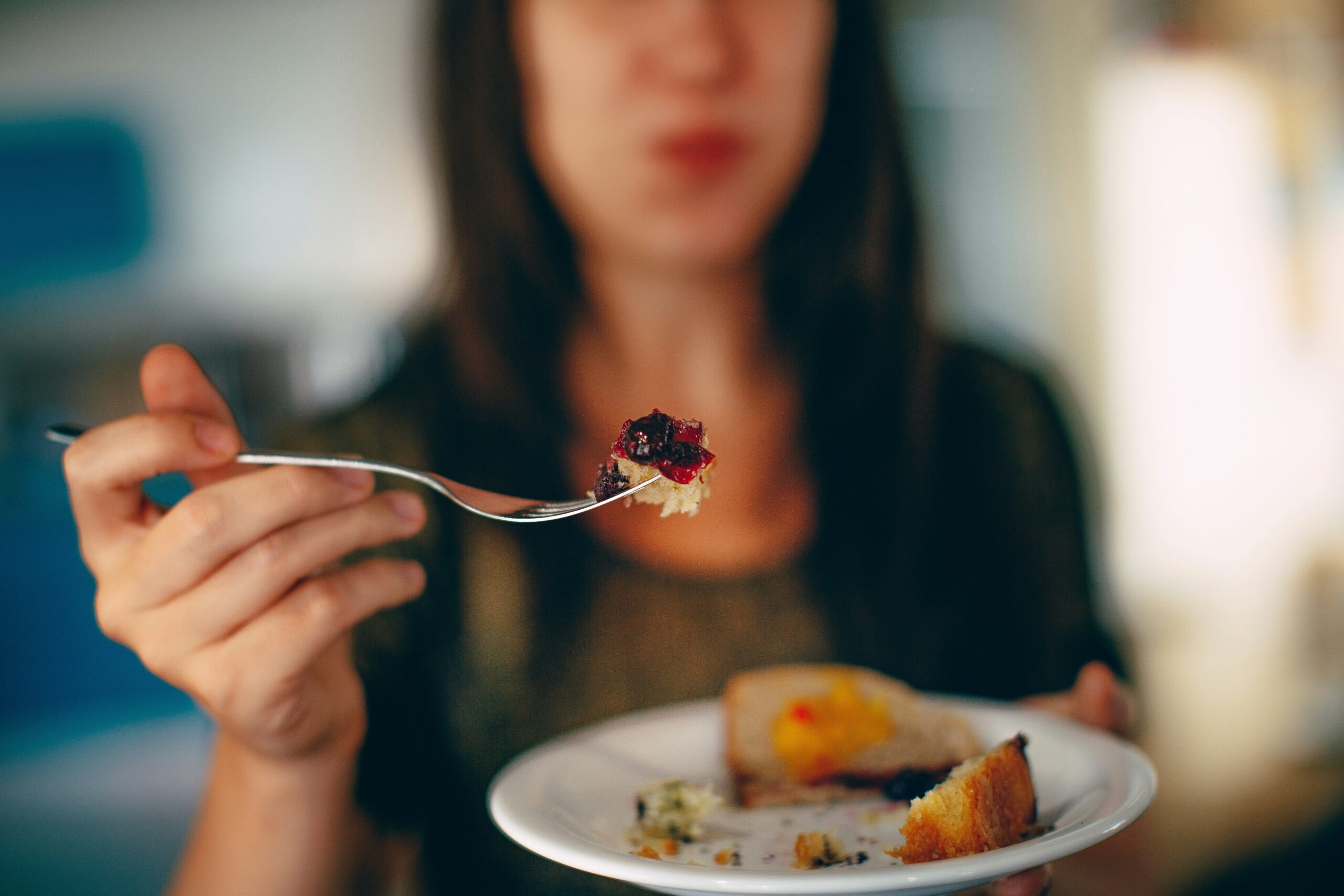 Miegą gali gadinti tai, ką valgote kasdien: specialistai išskyrė svarbiausias klaidas
