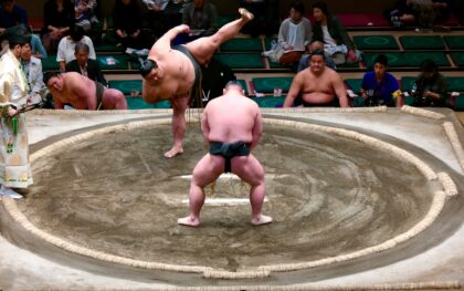 Sumo imtynės per amžius keitėsi neatpažįstamai: štai kaip buvo sukurtos šiandien žinomos tradicijos