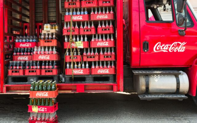 Vandens aplinkui netrūksta, bet žmonės geria „Coca-Cola“: šiuolaikinis paradoksas